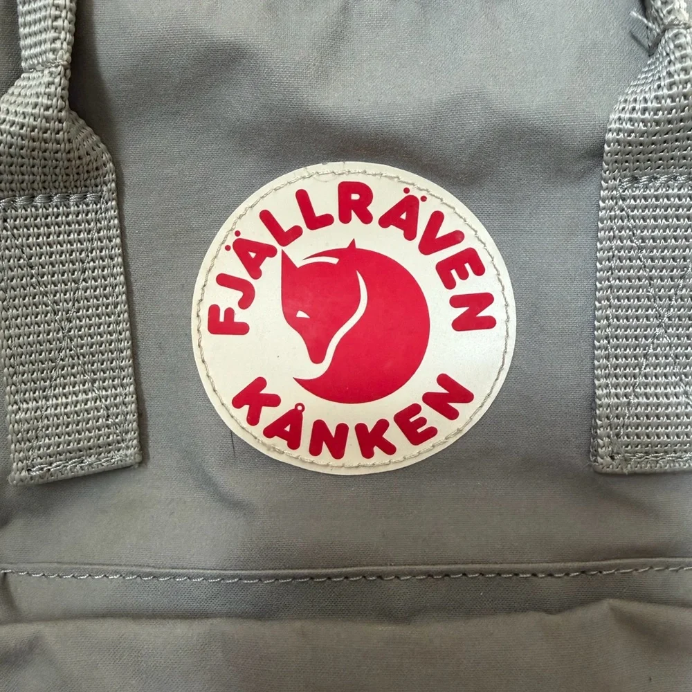 Fjallraven Kånken Mini Backpack in Light Gray - Picture 4 of 5
